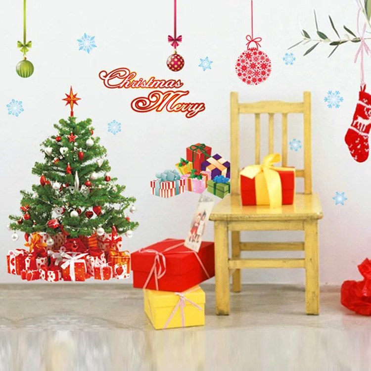 Большая новогодняя елка на стену гостиной