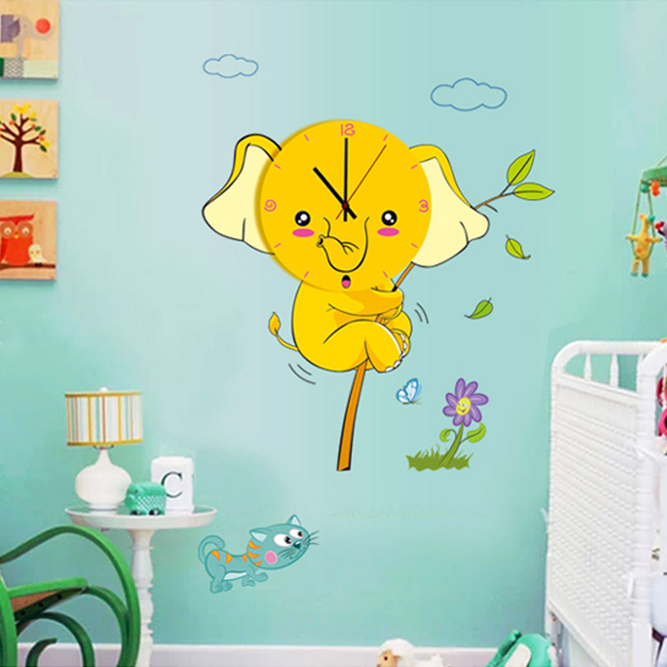 Часы со слоном, которые клеятся на стену