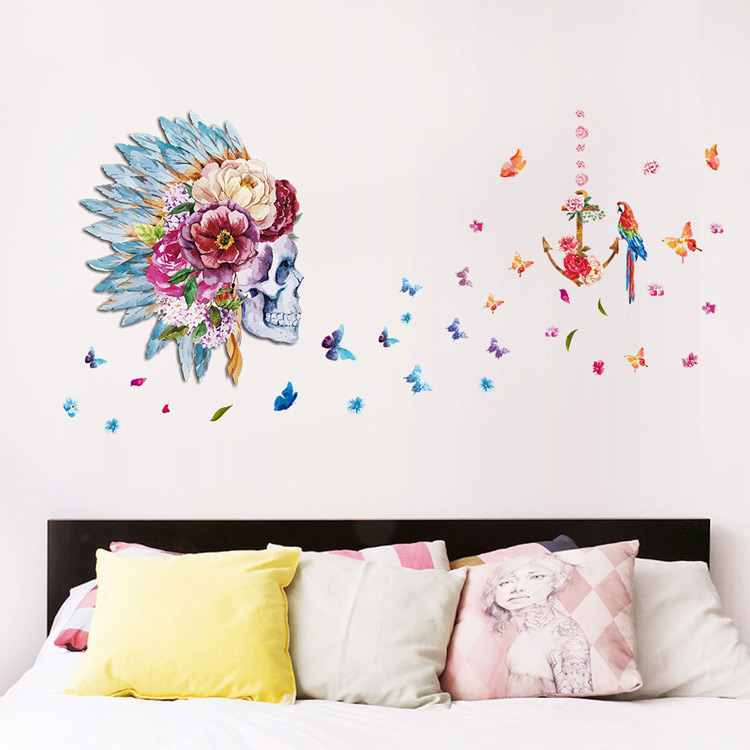 Декоративна наклейка на стіну у вітальню