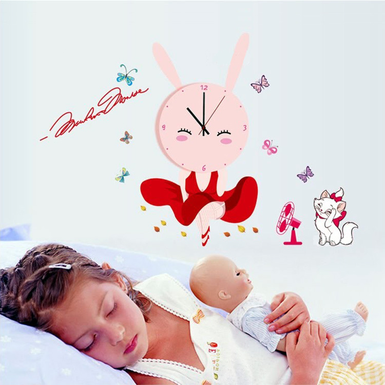 Декоративний годинник на стіну для дівчаток