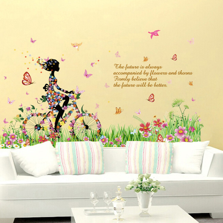 Наклейка девочки на стену в детскую