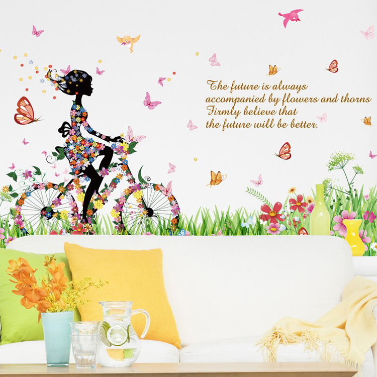 Наклейка девочки на стену в детскую