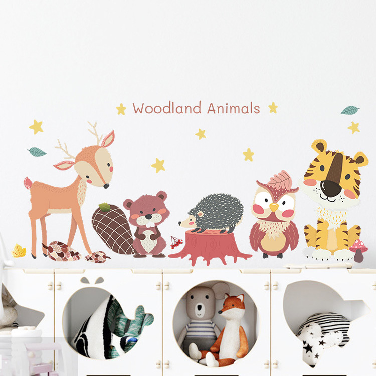 Наклейка лісових тварин на стіну