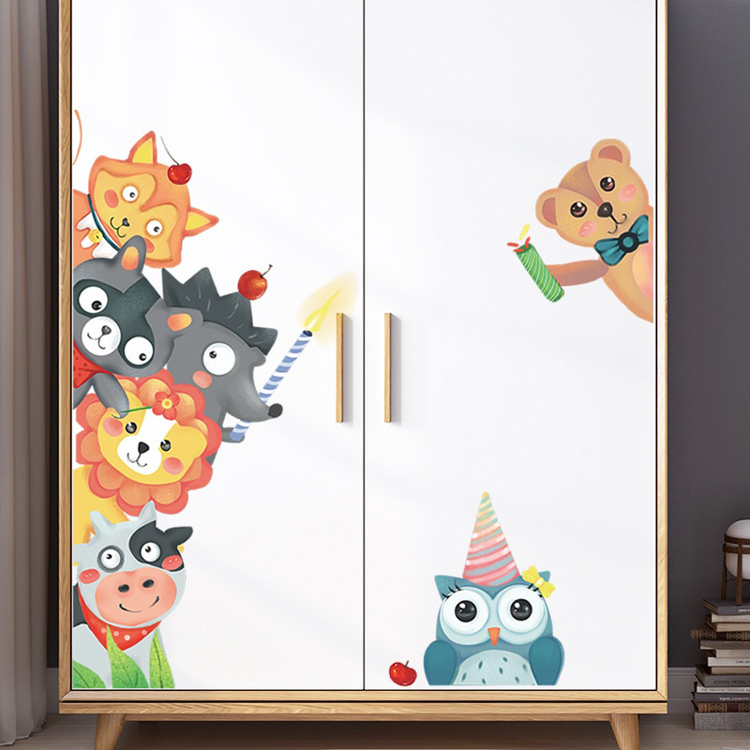 Наклейки на двері дитячої кімнати