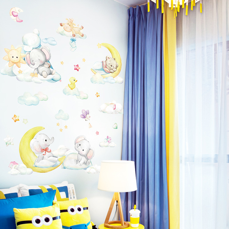 Наклейки тваринок на хмарах