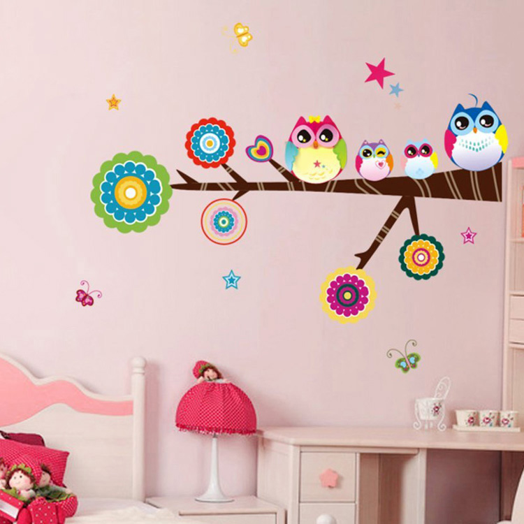 Небольшая наклейка ветки дерева на стену