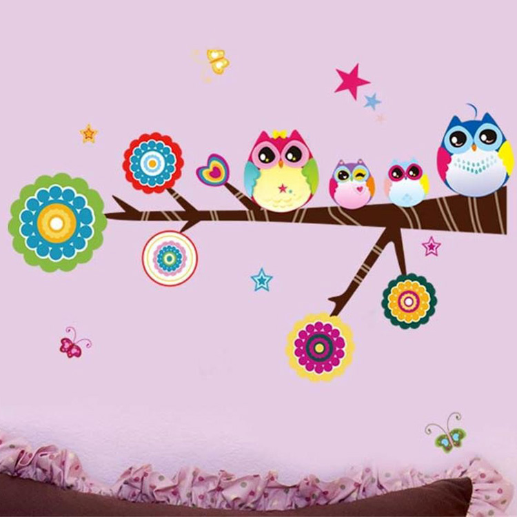 Небольшая наклейка ветки дерева на стену