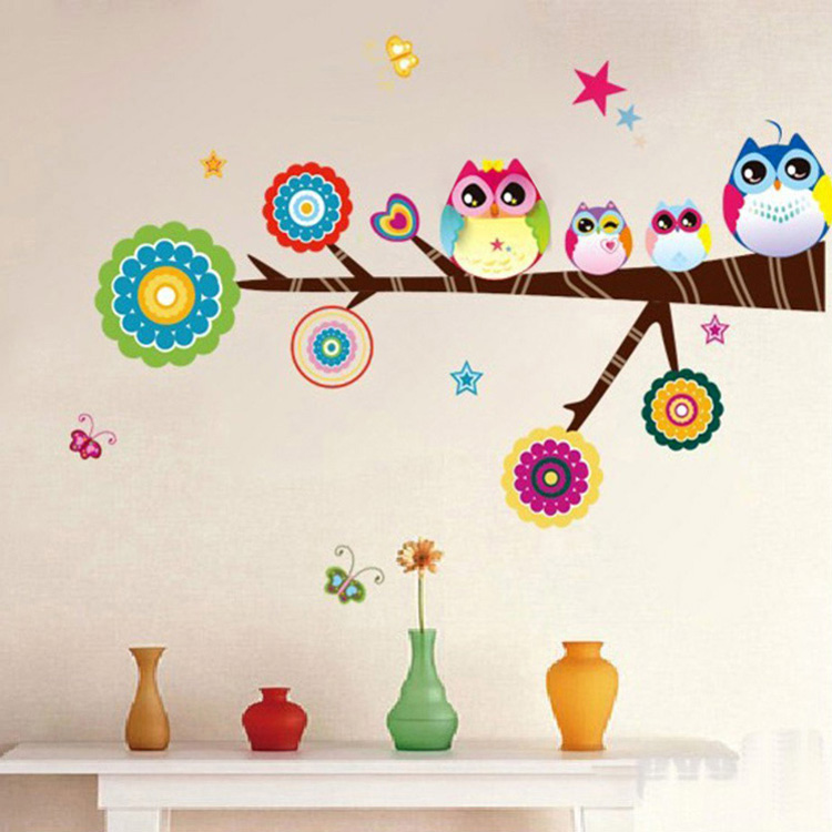 Небольшая наклейка ветки дерева на стену