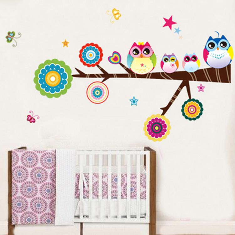 Небольшая наклейка ветки дерева на стену